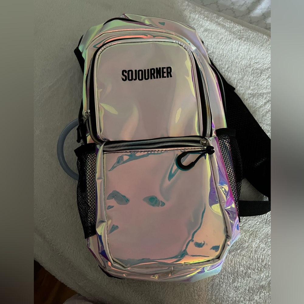 HYDRATION PACK SOJOURNER BACKPACK - 2L WATER BLADDER - HOLOGRAPHIC BLUE